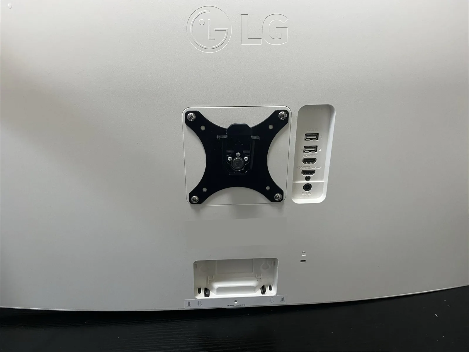 Dell WD19からHDMIで接続しているLGモニター背面の入力端子